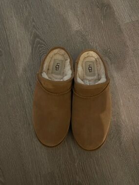 UGG Cozy Slip-On Shearling Mule - Chestnut Brown